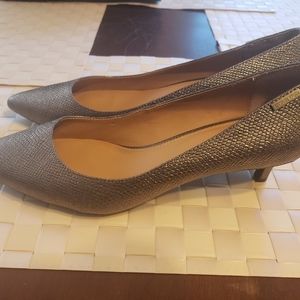 Calvin Klein Gabrianna Kitten Heel Size 9